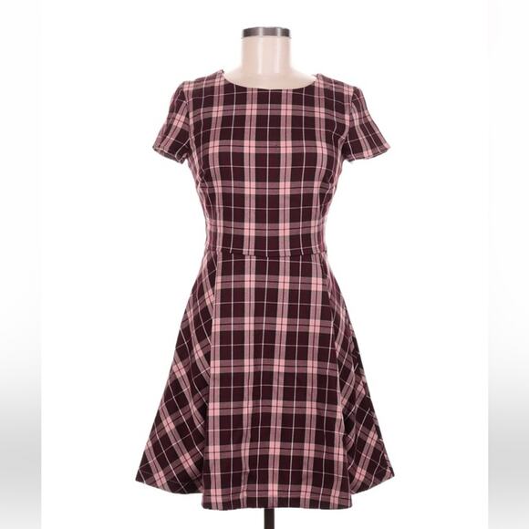 B. Darlin pink plaid fit and flare short sleeved dress, size 9 or 10 - Picture 1 of 8